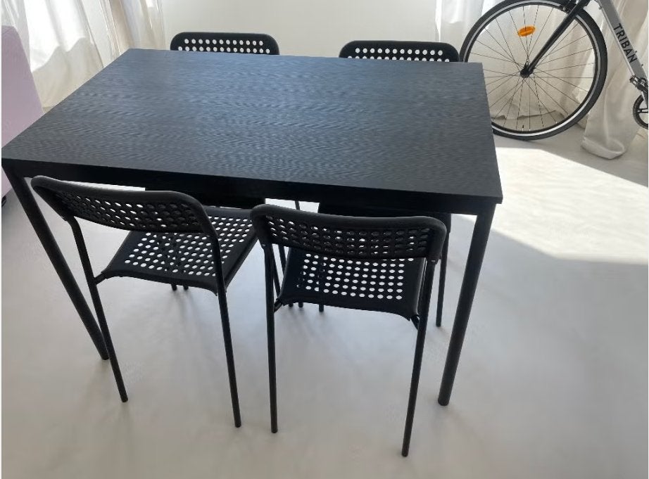 SANDSBERG tafel met 4 stoelen., Ophalen, 100 tot 150 cm, 50 tot 100 cm, Zo goed als nieuw
