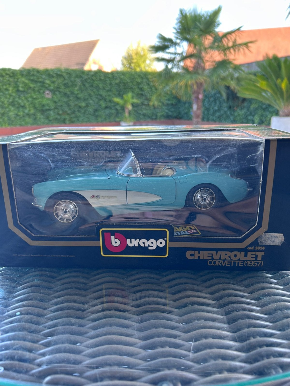 Burago Chevrolet Corvette 1/18 (1957), Ophalen, Zo goed als nieuw, Auto, Burago