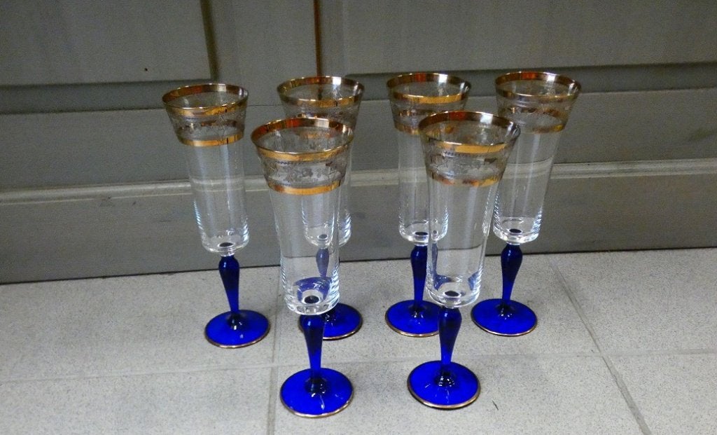 6 kobalt en gouden champagne glazen., Ophalen