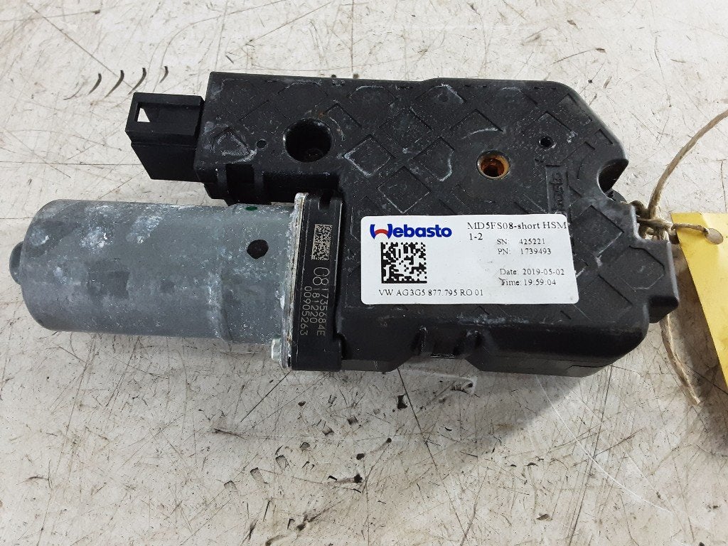 TOIT OUVRANT MOTEUR Volkswagen T-Roc I (AG3G5877795RO01), Volkswagen, Volkswagen AG, Utilisé, Kundenbetreuung@volkswagen.de