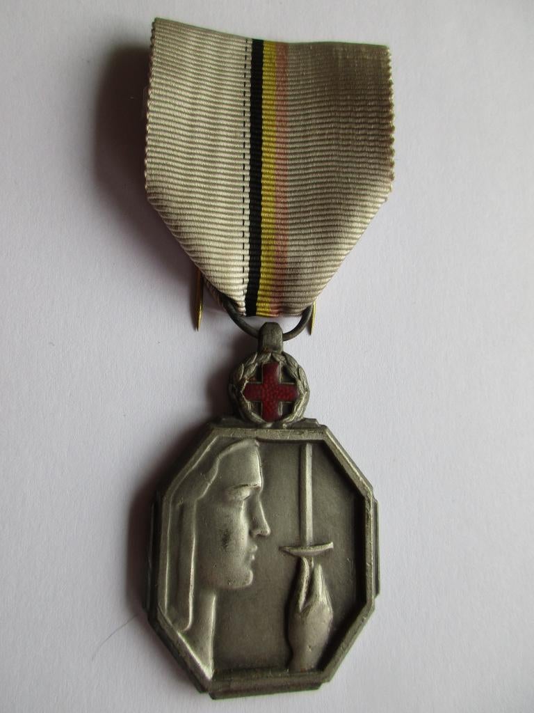 belg. erkentelijkheidsmedaille met rood kruis  zilver, Verzamelen, Ophalen of Verzenden