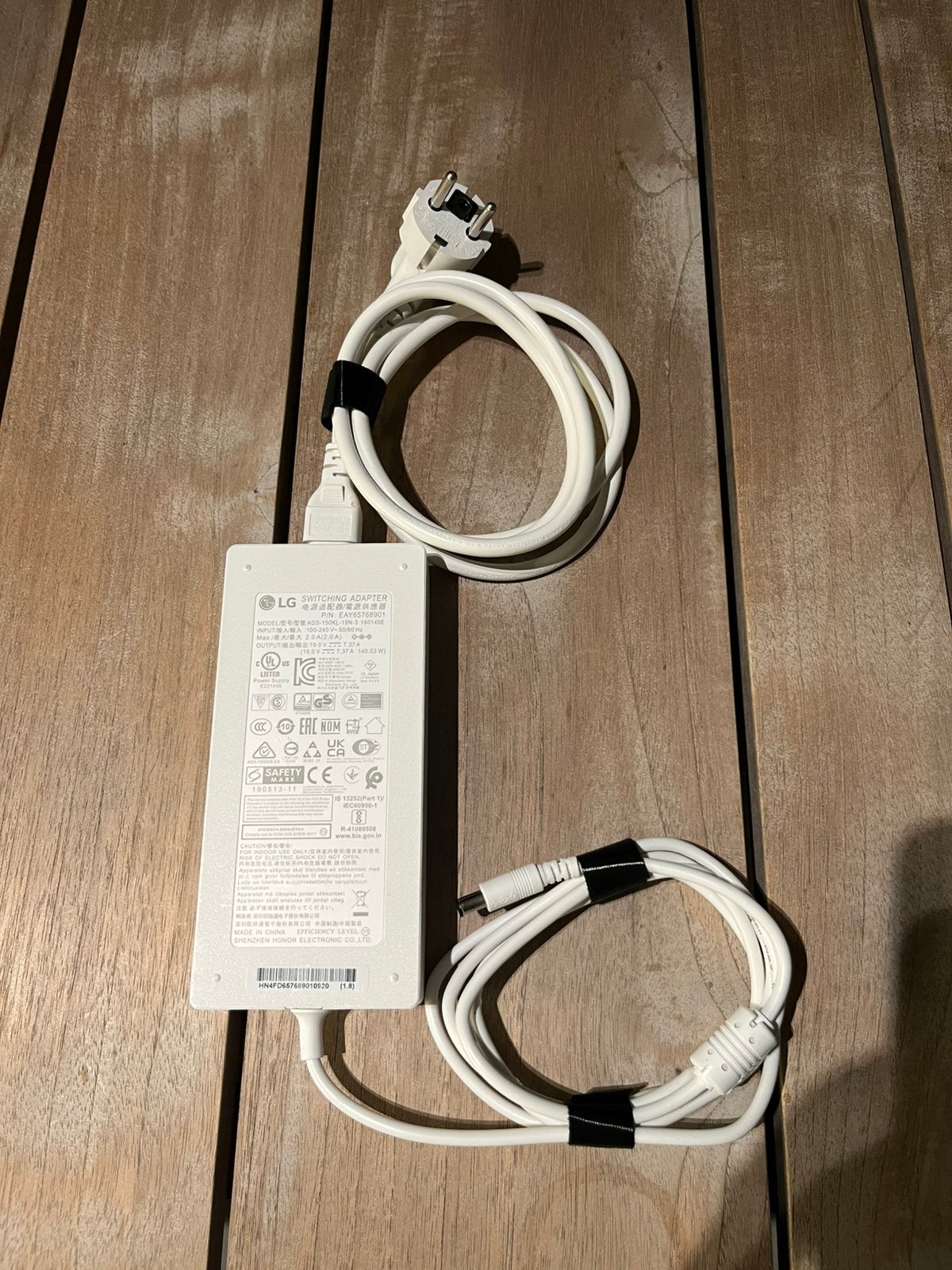 Originele LG voedingsadapter 140W – 19V 7,37A – wit, Computers en Software, Ophalen of Verzenden, Zo goed als nieuw