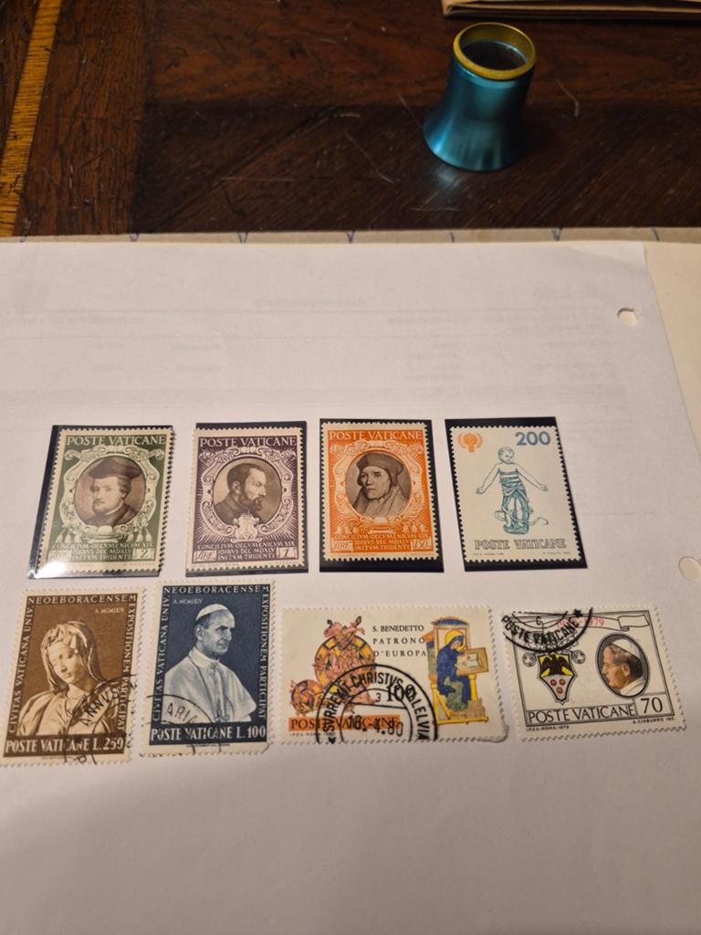 8 postzegels van het Vaticaan waarvan 4 postfris, Ophalen of Verzenden
