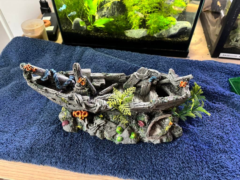 Gedetailleerd Wrak Schip Aquarium Decoratie (30cm), Dieren en Toebehoren, Ophalen of Verzenden, Zo goed als nieuw, Decoratie