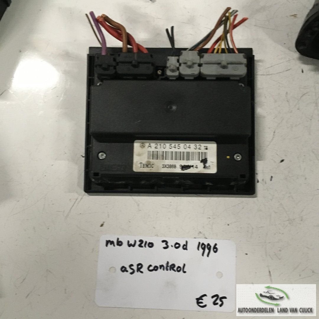 Mercedes W210 1996 3.0 diesel  ASR   A 210 545 04 32, Gebruikt, -, -, Ophalen of Verzenden