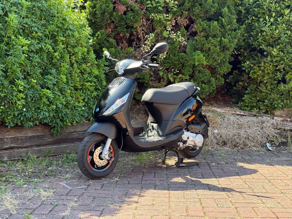 PIAGGIO ZIP 50 – 2023 – 386 KM – 2.200 € – GARANTIE 1 AN, Neuf, Zip, 49 cm³, Enlèvement