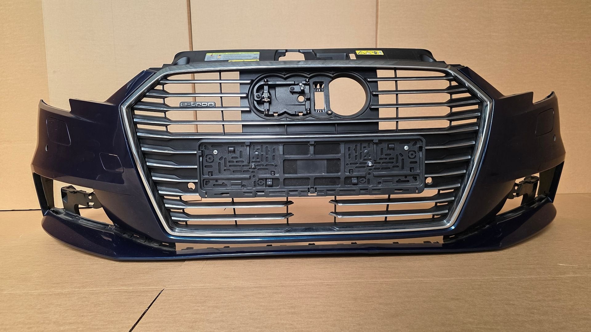 Voorbumper Audi A3 8V Facelift KLS PDC E-TRON bj.2017-2021, -, Origine de la pièce connue, Audi, Utilisé