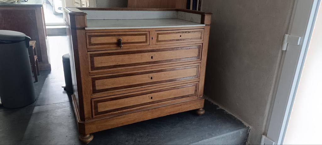 Commode ancienne, Enlèvement