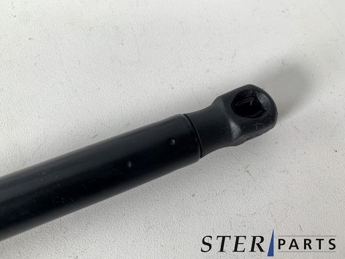 Amortisseur capot moteur droit d'un Mercedes E-Klasse, 3 mois de garantie, Utilisé, -, -