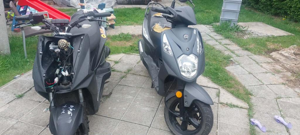 2 scooter class b a vendre pour pieces, Vélos & Vélomoteurs, Scooters | Marques Autre, Enlèvement