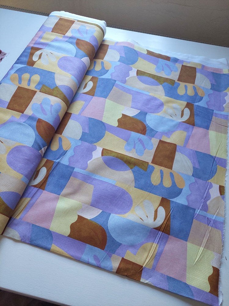 6172) toile de coton au mètre artiste jaune violet, Neuf, Enlèvement ou Envoi, Coton, 120 cm ou plus