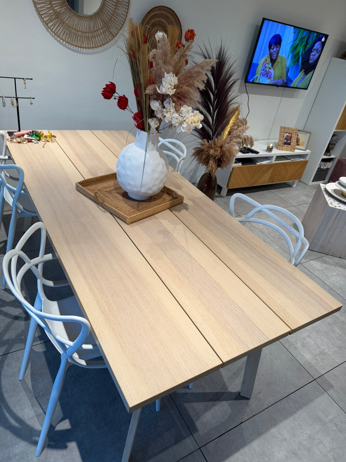 Table a manger , chaise vase, Quatre personnes, Comme neuf, 100 à 150 cm, Enlèvement