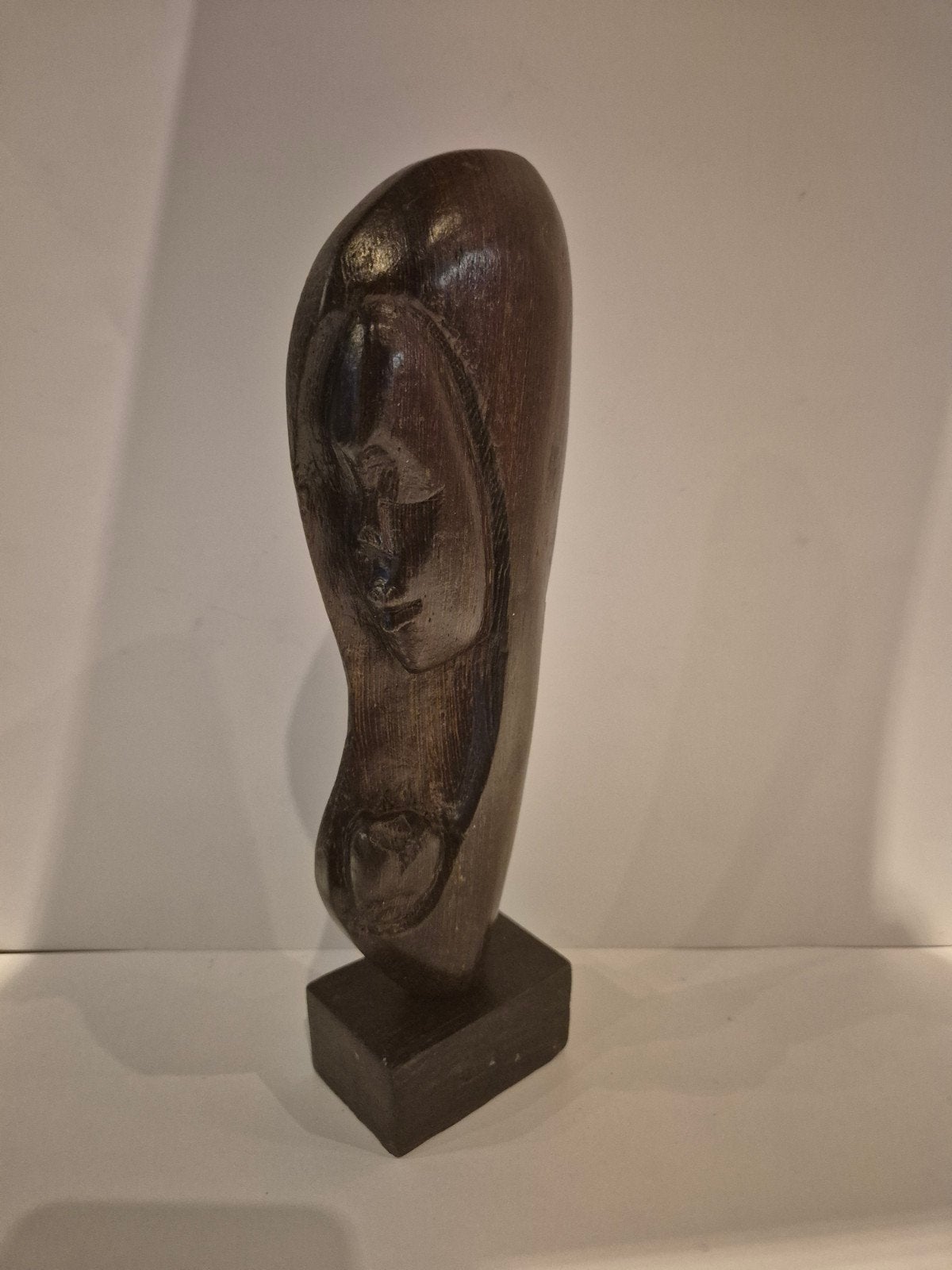 Handgesneden houten sculptuur – moeder & kind – abstract Afr, Ophalen of Verzenden, Abstract, Beeld, Abstract