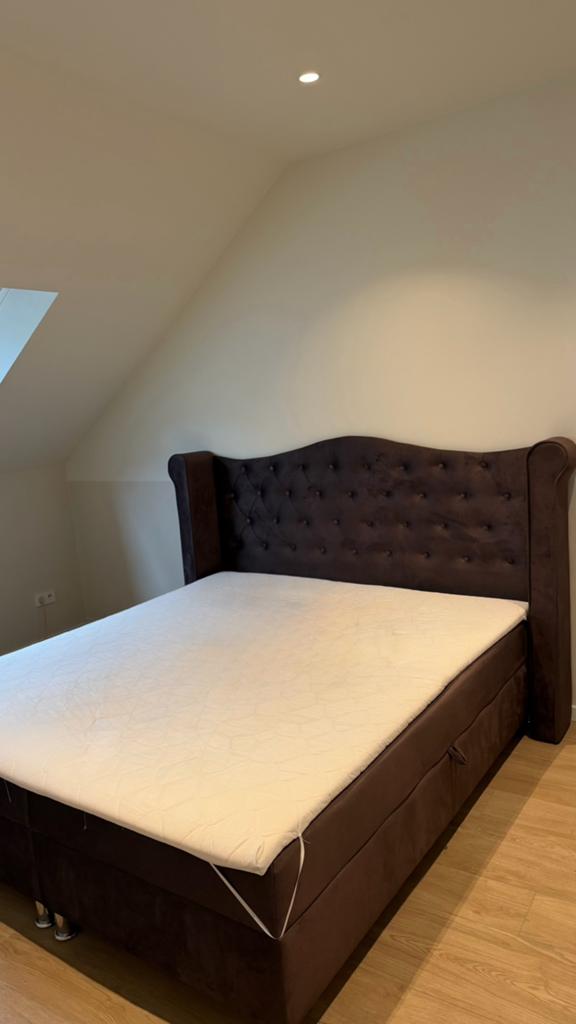 Lit boxspring, Enlèvement, Comme neuf