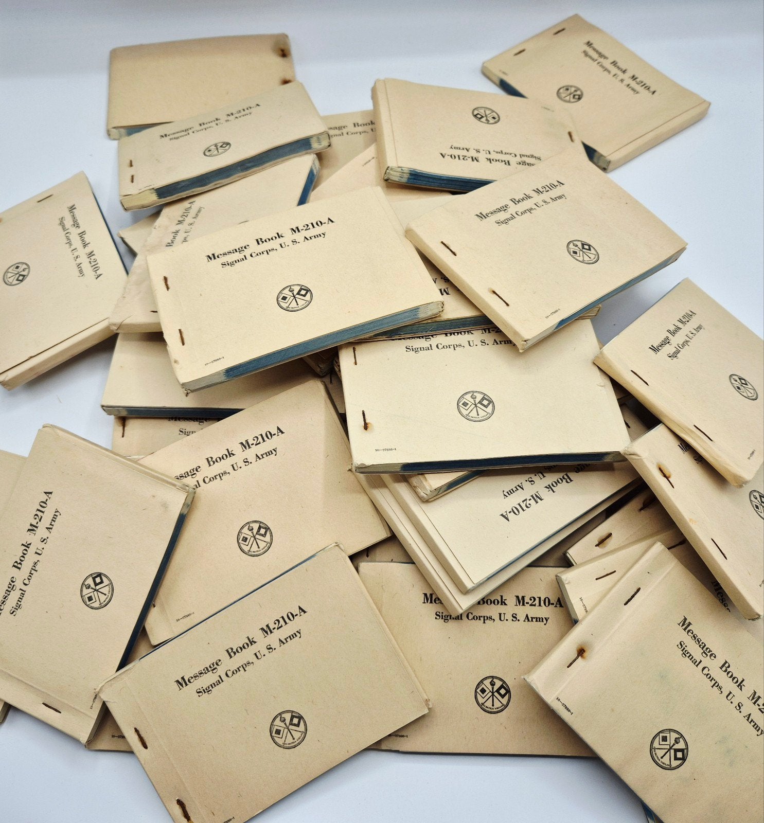 US WWII GROOT Lot 20 M210A Signal Corps Message Books | 1943, Verzamelen, Militaria | Tweede Wereldoorlog, Verzenden, Landmacht