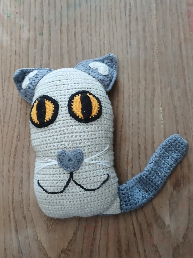 Handgemaakte Gehaakte Kat Knuffel / Poes - Uniek & Handmade, Fait main, Enlèvement ou Envoi, Overige karakters, Chat