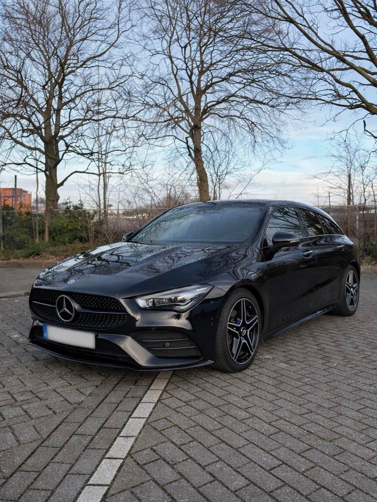 Mercede cla 180, pano dak, amg line en night pakket, Auto's, CLA, Navigatiesysteem, 4 cilinders, Zwart