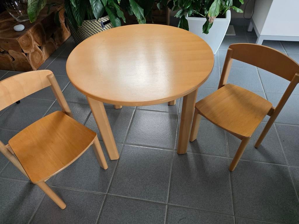 Tafel en twee kleine stoelen gratis verzending, Ophalen, Stoel(en)