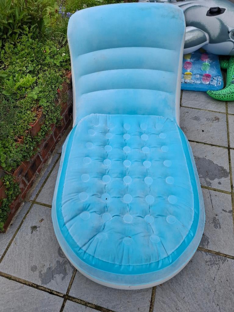 Plusieurs matelas de plage