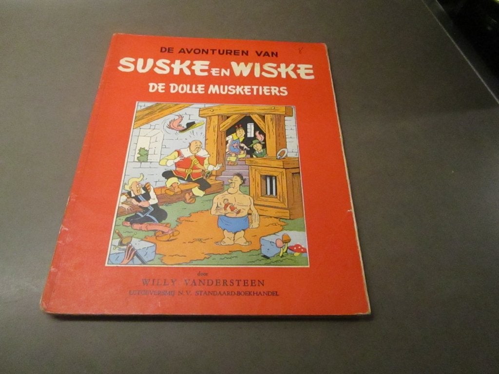 Sus en Wis - De dolle musketiers - 1953 - 1e druk, Boeken, Stripverhalen, Gelezen, Willy vandersteen, Eén stripboek, Ophalen of Verzenden