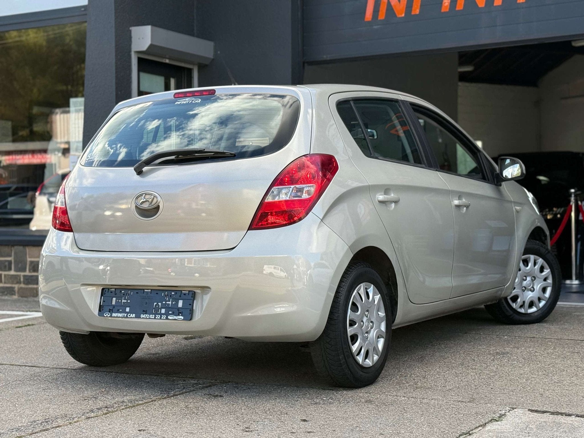 Hyundai i20 i20 1.4i Lounge (bj 2010, automaat), Auto's, Euro 5, Stof, Gebruikt, 4 cilinders