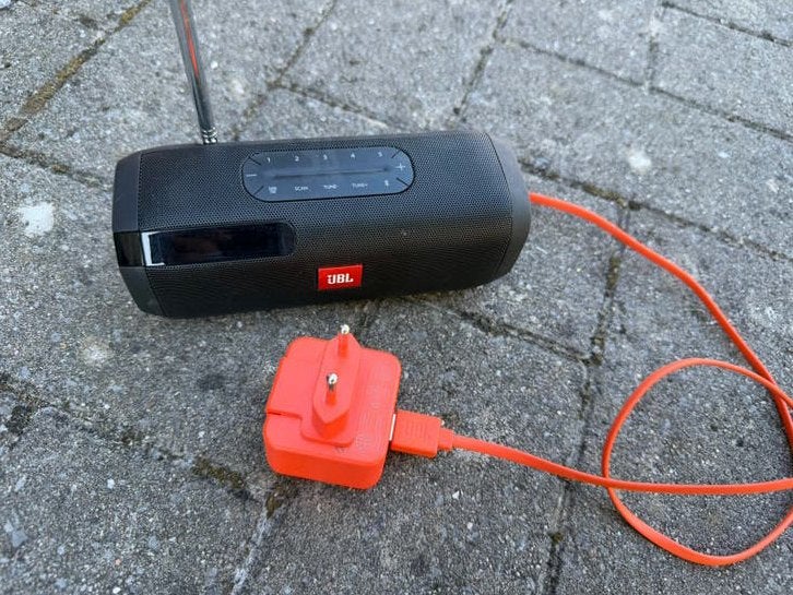 JBL dab radio + bluetooth speaker, Audio, Tv en Foto, Ophalen, Zo goed als nieuw, Radio