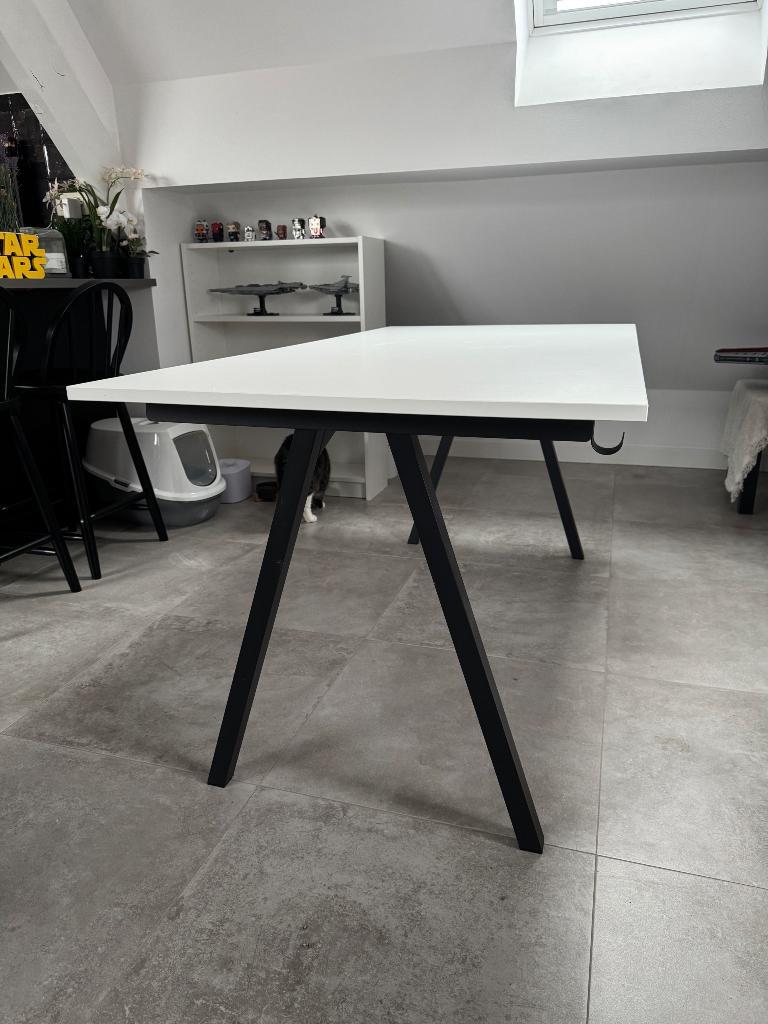 Ikea bureau/tafel TROTTEN, Huis en Inrichting, Bureaus, Ophalen, Demontabel, Schoolbureau, Nieuw