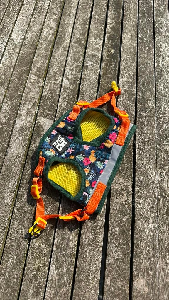 Kattenharnas van Travel Cat - Hawaii shirt, Dieren en Toebehoren, Ophalen of Verzenden, Zo goed als nieuw