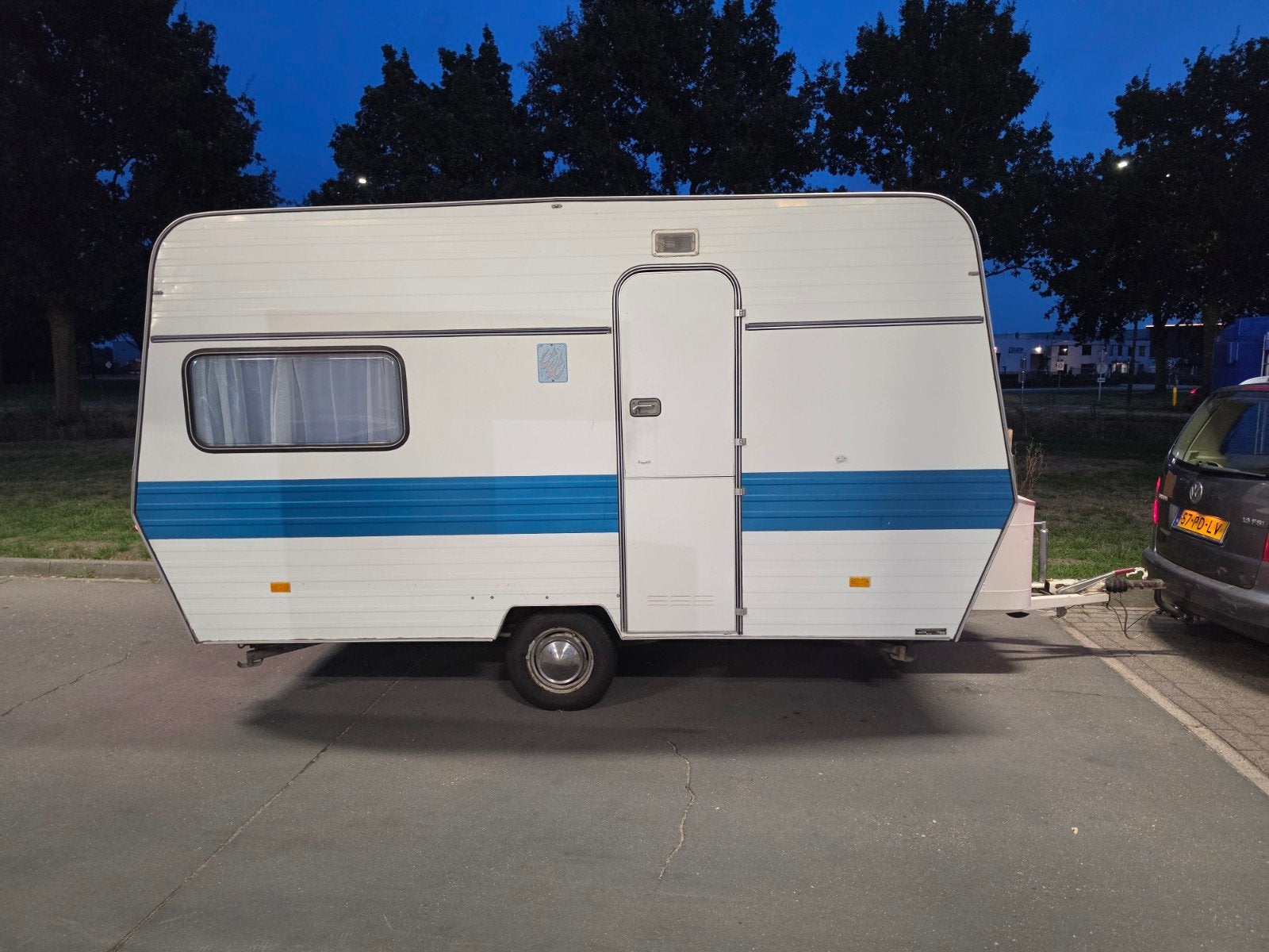 caravan Knaus K400 1976 orginele nette staat € 1500 euro, Caravanes & Camping, Caravanes, Jusqu'à 4, Jusqu'à 4 m, 2 lits séparés