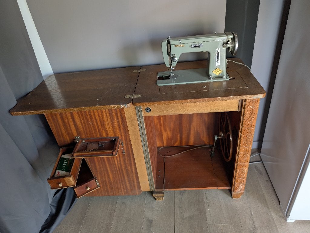 Machine à coudre Bernina, Enlèvement