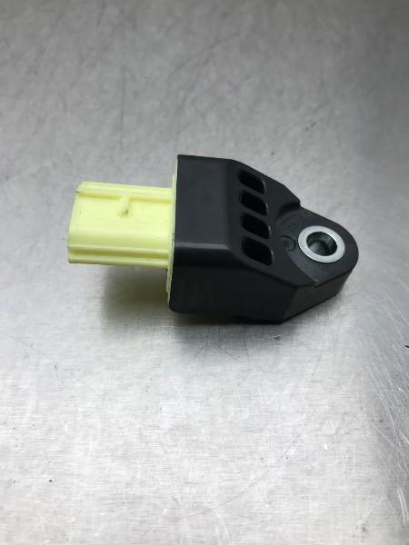 CAPTEUR AIRBAG Toyota Auris (E18) (|8983102160|), Autos : Pièces & Accessoires, Utilisé, Toyota