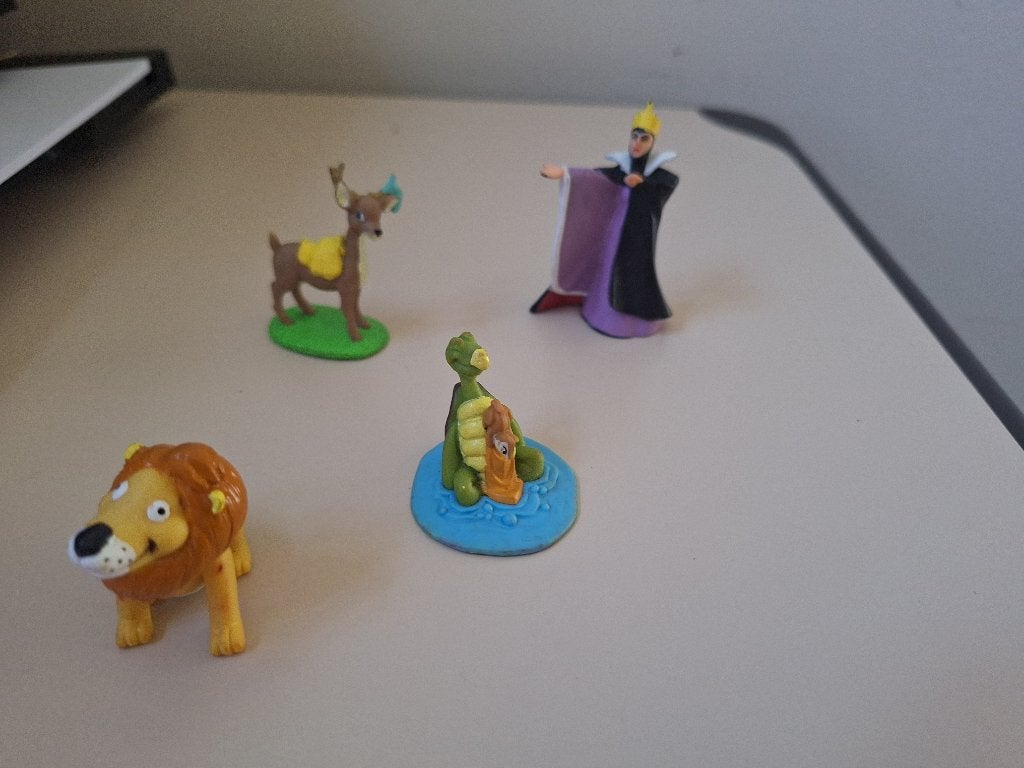 4 miniatuurfiguurtjes sprookjes, Ophalen of Verzenden, Zo goed als nieuw