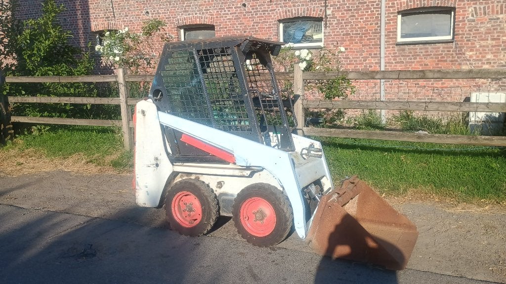 Schranklader bobcat s70, Ophalen, Wiellader of Shovel