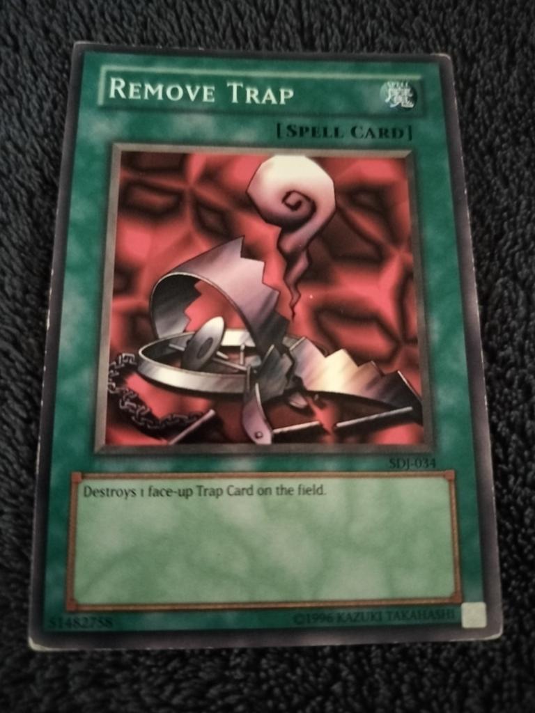 Yu-Gi-Oh kaart Remove Trap, Hobby en Vrije tijd, Verzamelkaartspellen | Yu-gi-Oh!, Ophalen