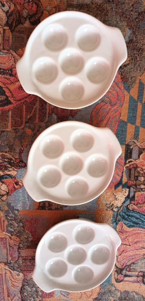 3 witte borden met 6 slakken in perfecte staat, Huis en Inrichting, Keuken | Servies, Ophalen of Verzenden
