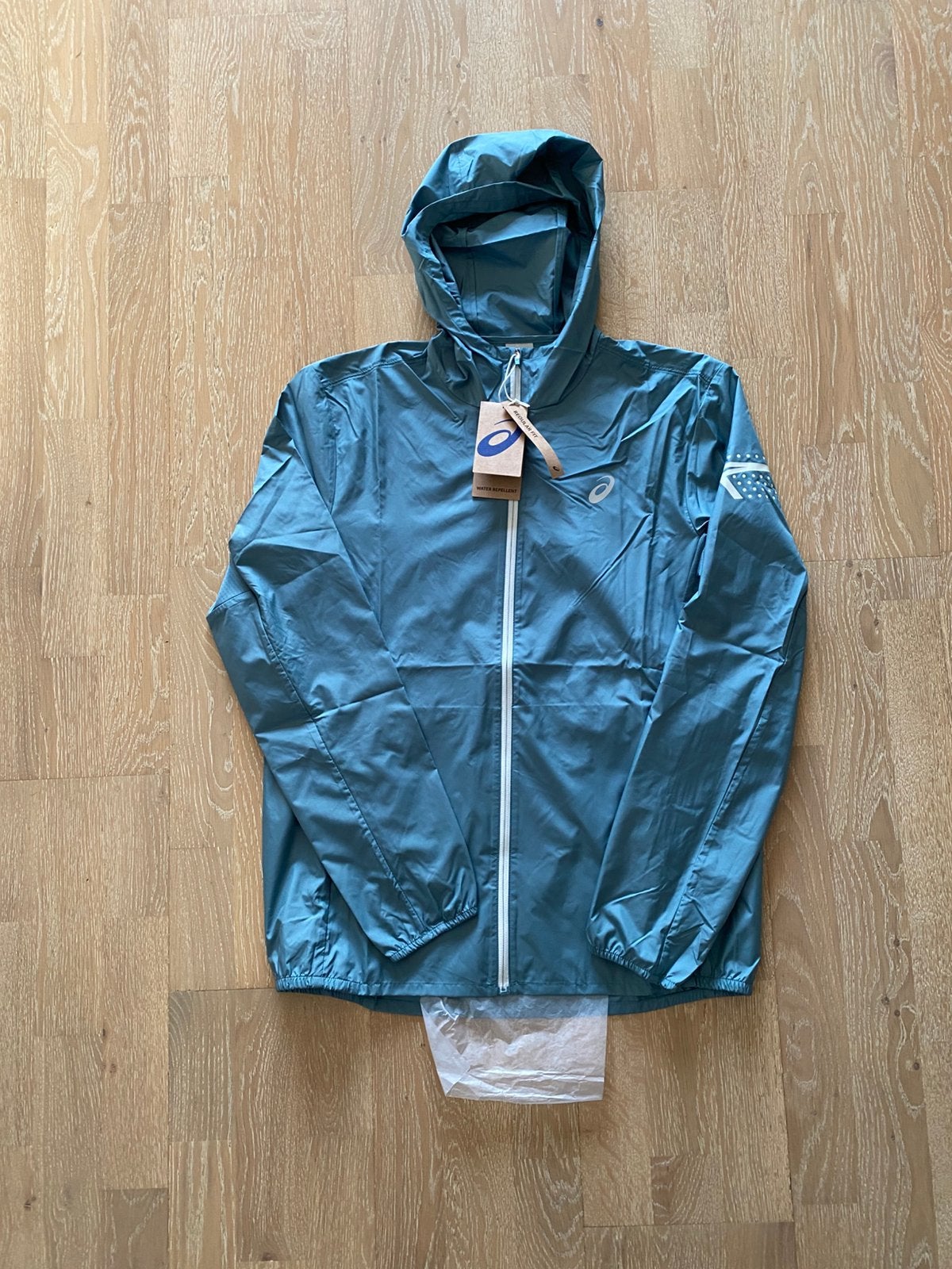 Veste Asics, Caravanes & Camping, Enlèvement ou Envoi, Comme neuf