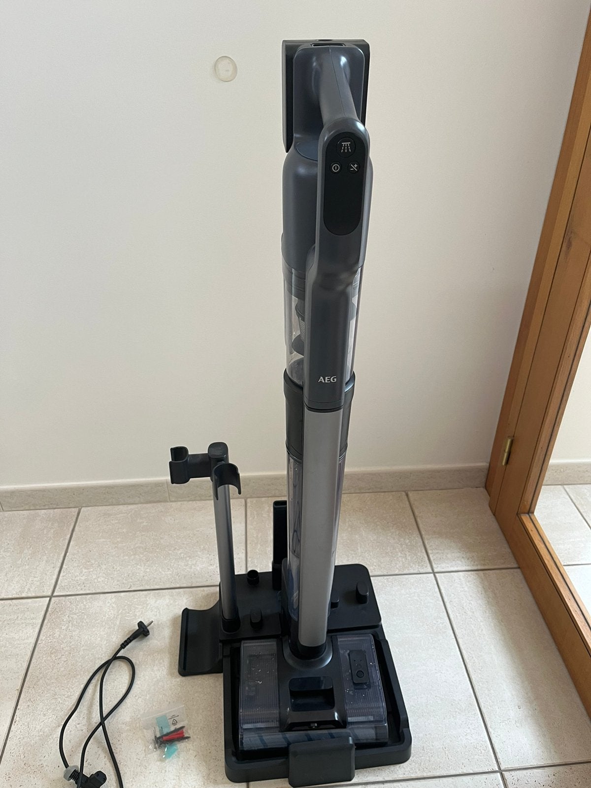 AEG ULTIMATE 8000 AW82U1DB - VLOERREINIGER, Ophalen, Zo goed als nieuw, Vloerreiniger, AEG
