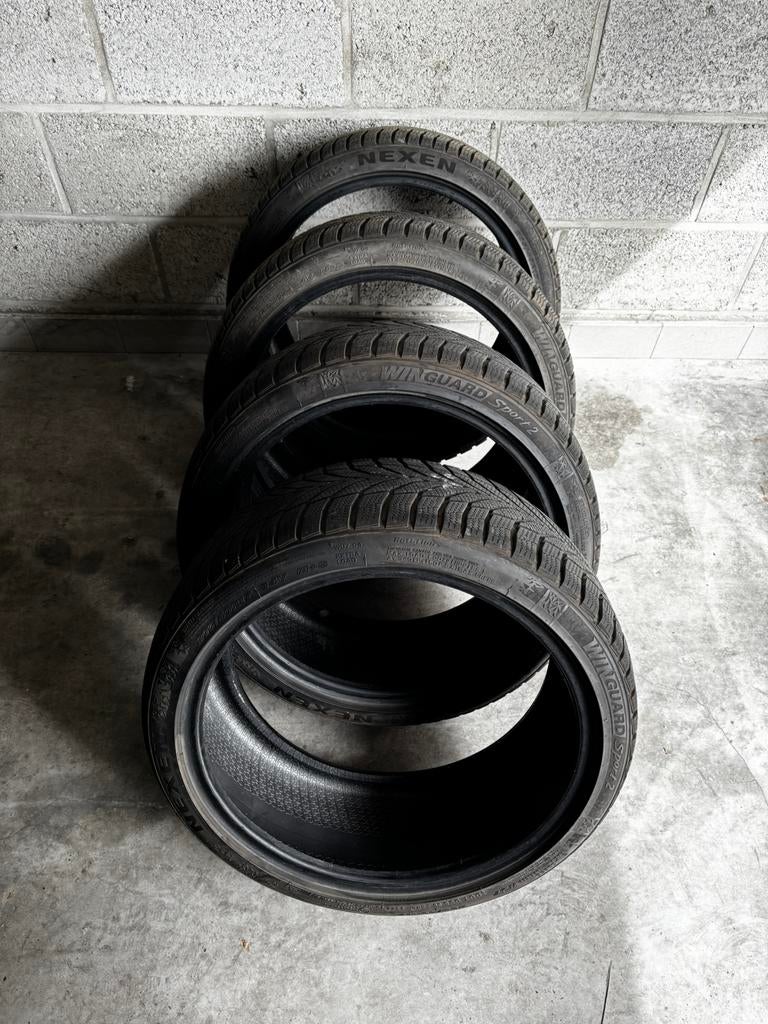 À vendre 4 pneus nexen état neuf 205/40/17, Autos : Pièces & Accessoires, Pneus & Jantes, Neuf, Pneus hiver, Véhicule de tourisme