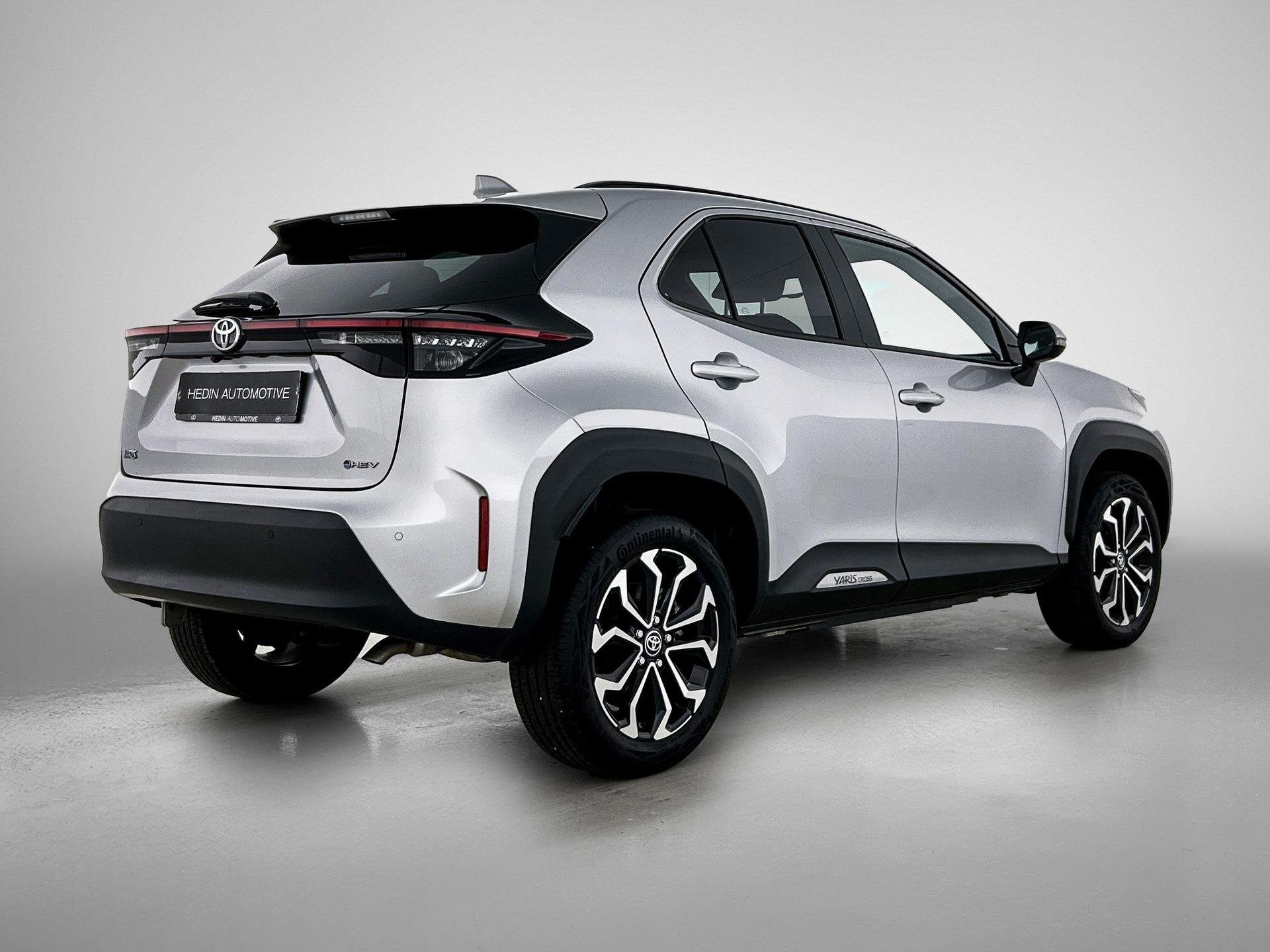 Toyota Yaris Cross Dynamic plus | Achteruitrijcamera | Navig, Autos, Toyota, Argent ou Gris, Achat, Entreprise, 116 ch