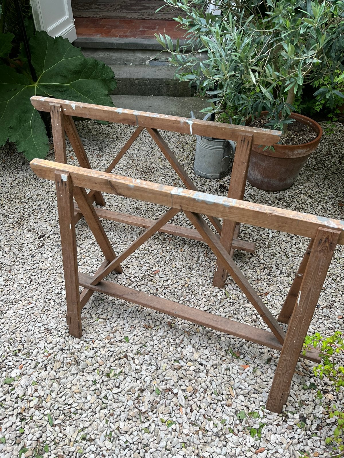 ANTIEKE HOUTEN SCHRAGEN TAFEL BREED EN STEVIG MODEL, Ophalen
