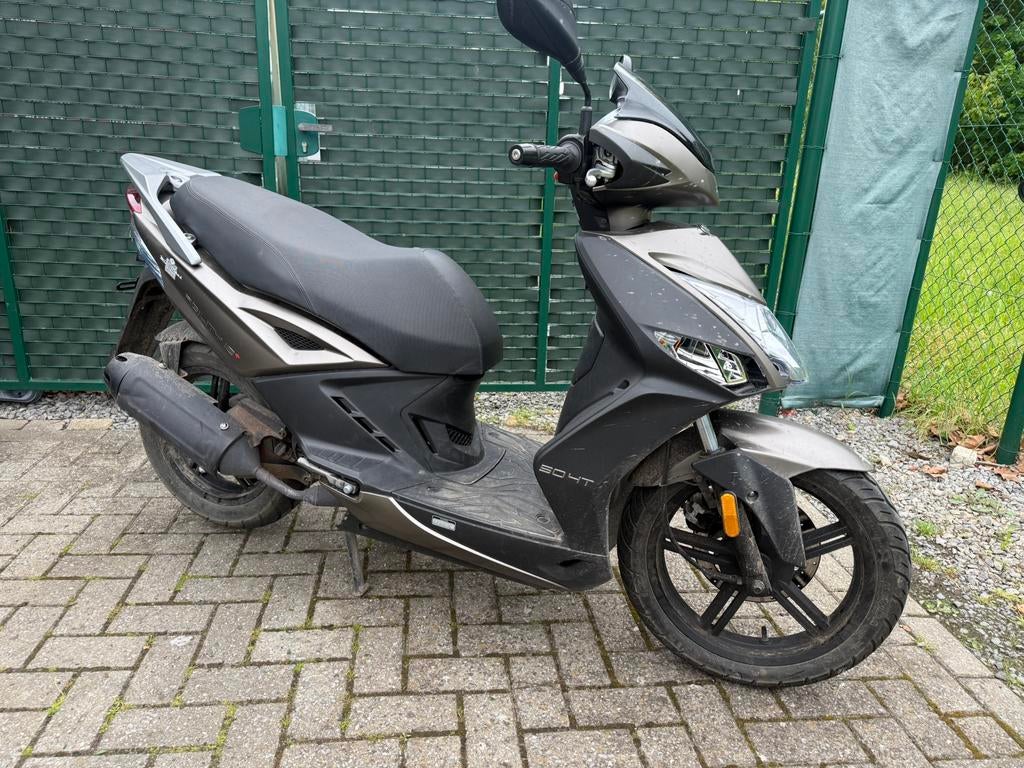 Kymco agility 16 plus met schade, Fietsen en Brommers, Ophalen of Verzenden, Zo goed als nieuw, Agility