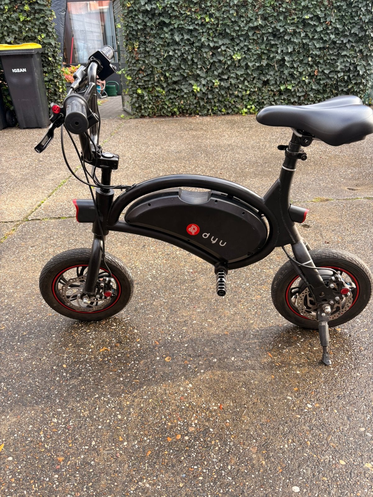 Dyu, Fietsen en Brommers, Ophalen, Zo goed als nieuw