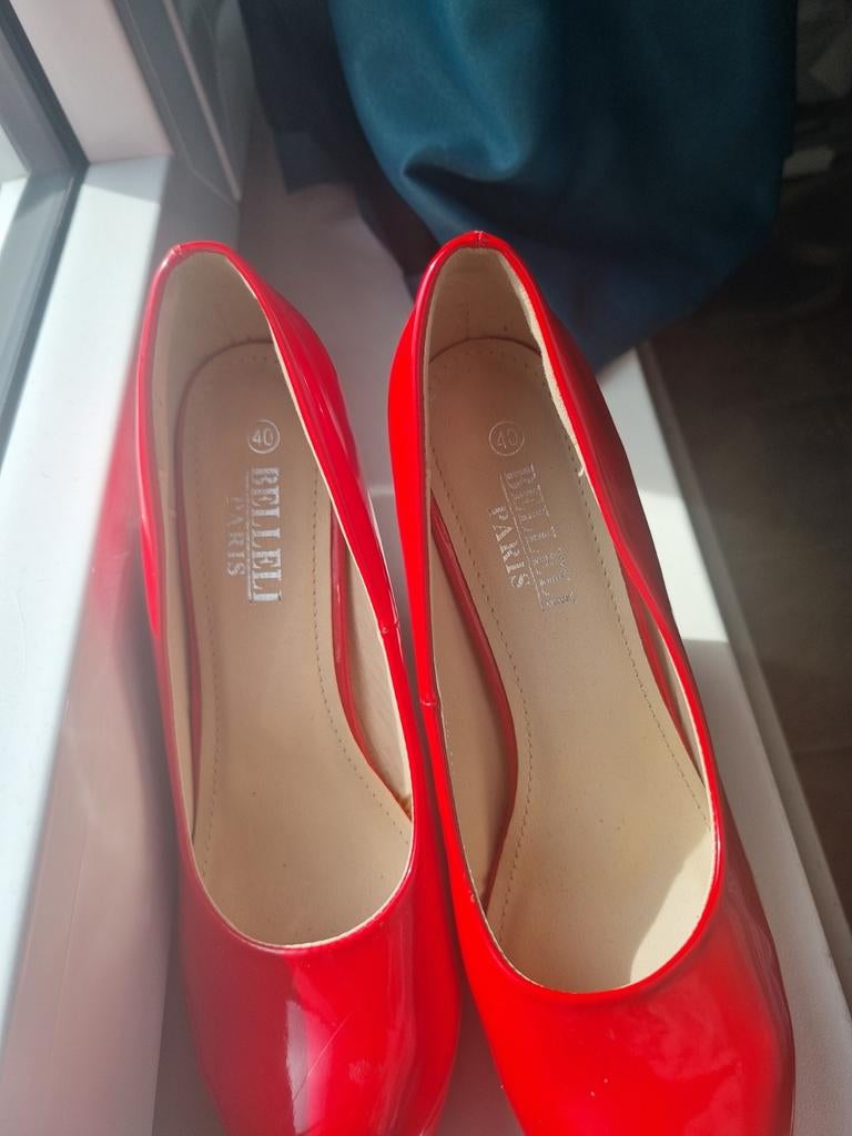 Jolies chaussures, Enlèvement ou Envoi