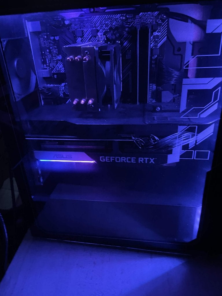 pc brebuild asus g15dk rtx 3070 ryzen 7 5800x, Ophalen, Asus, 512 GB, Zo goed als nieuw