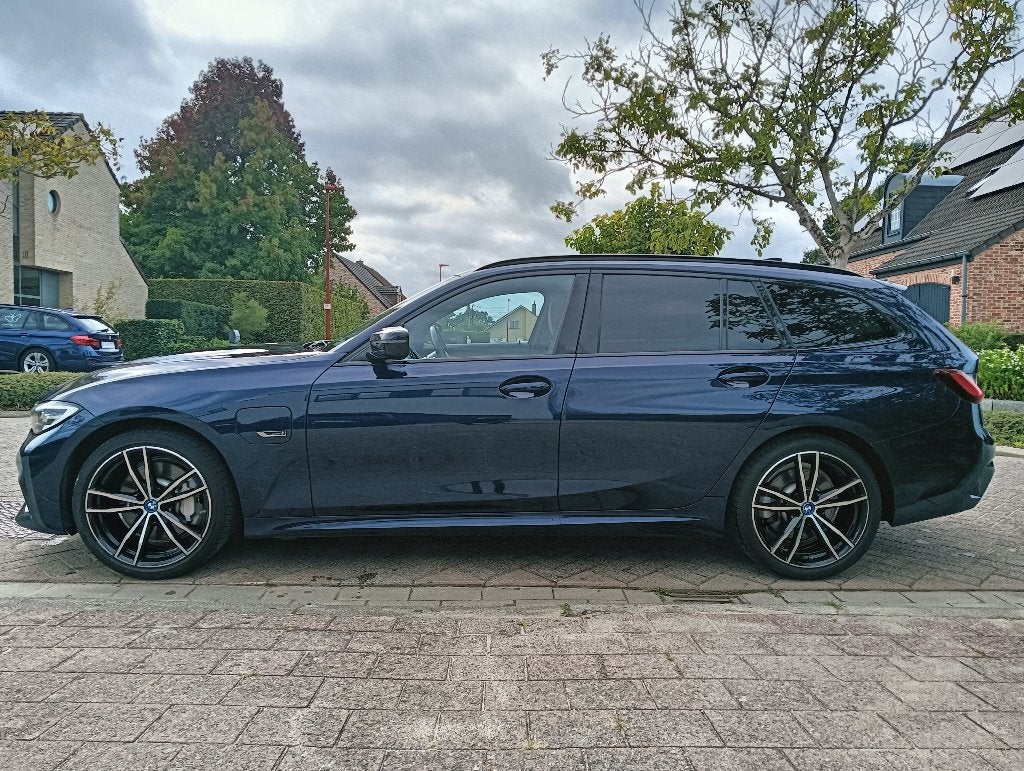 BMW 330e Touring M Sport | 19" | Trekhaak | BMW onderhouden, Auto's, Automaat, Achterwielaandrijving, 218 kW, Euro 6