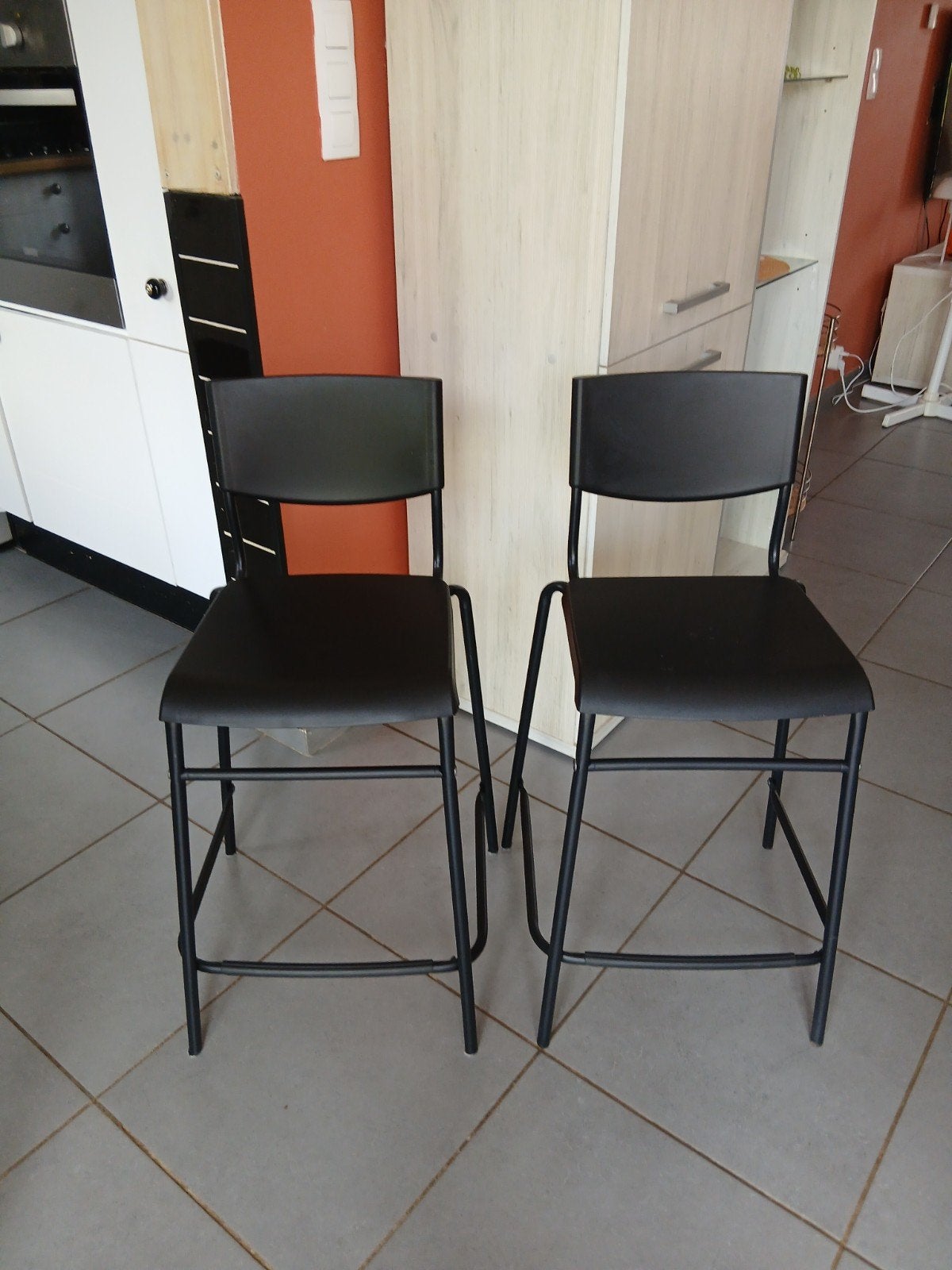 chaises de bar et coussins 35 euros, Avec repose-pieds, 2 tabourets, Comme neuf, Enlèvement