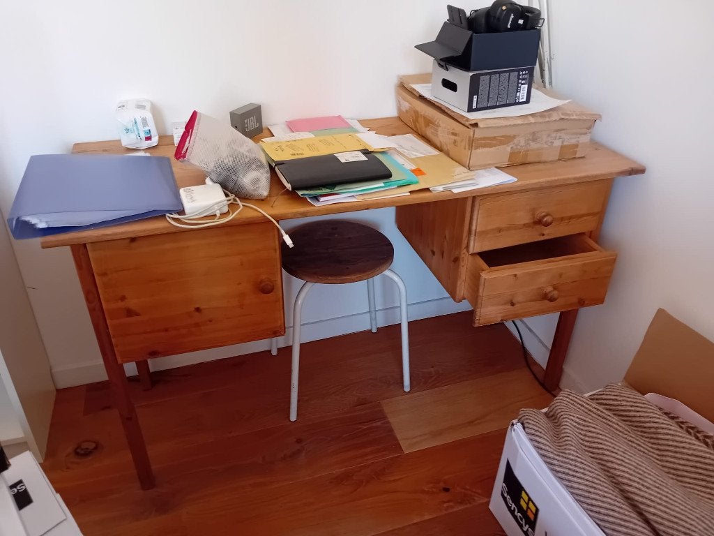 Bureau en bois., Enlèvement, Utilisé, Bois, 122 cm