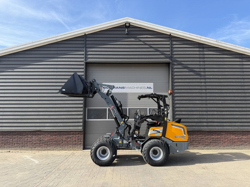 Giant G2700 X-TRA HD + minishovel prijs vriendelijk €725 L