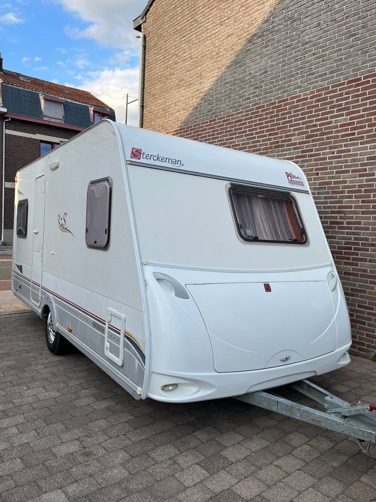 Caravan sterckeman 470, Caravans en Kamperen, Schokbreker, Sterckeman, Rondzit, Frans bed
