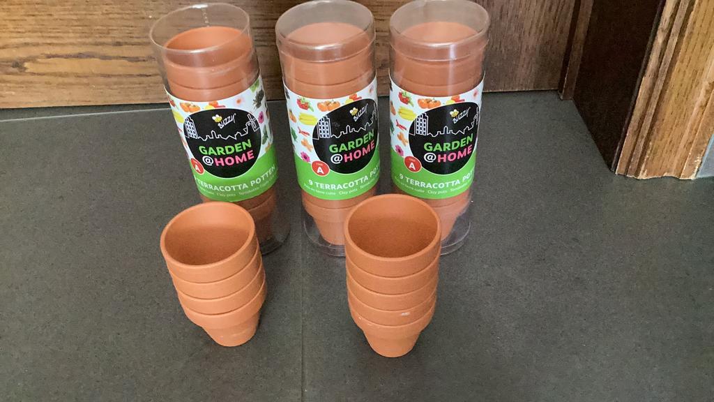 Super kleine terracotta bloempotjes, Ophalen, Zo goed als nieuw
